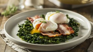 Poached Eggs with Sautéed Kale and Bacon