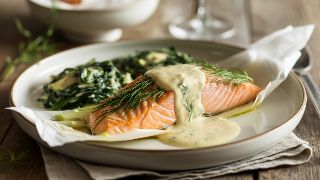 Saumon en Papillote au Beurre Blanc with Buttered Spinach